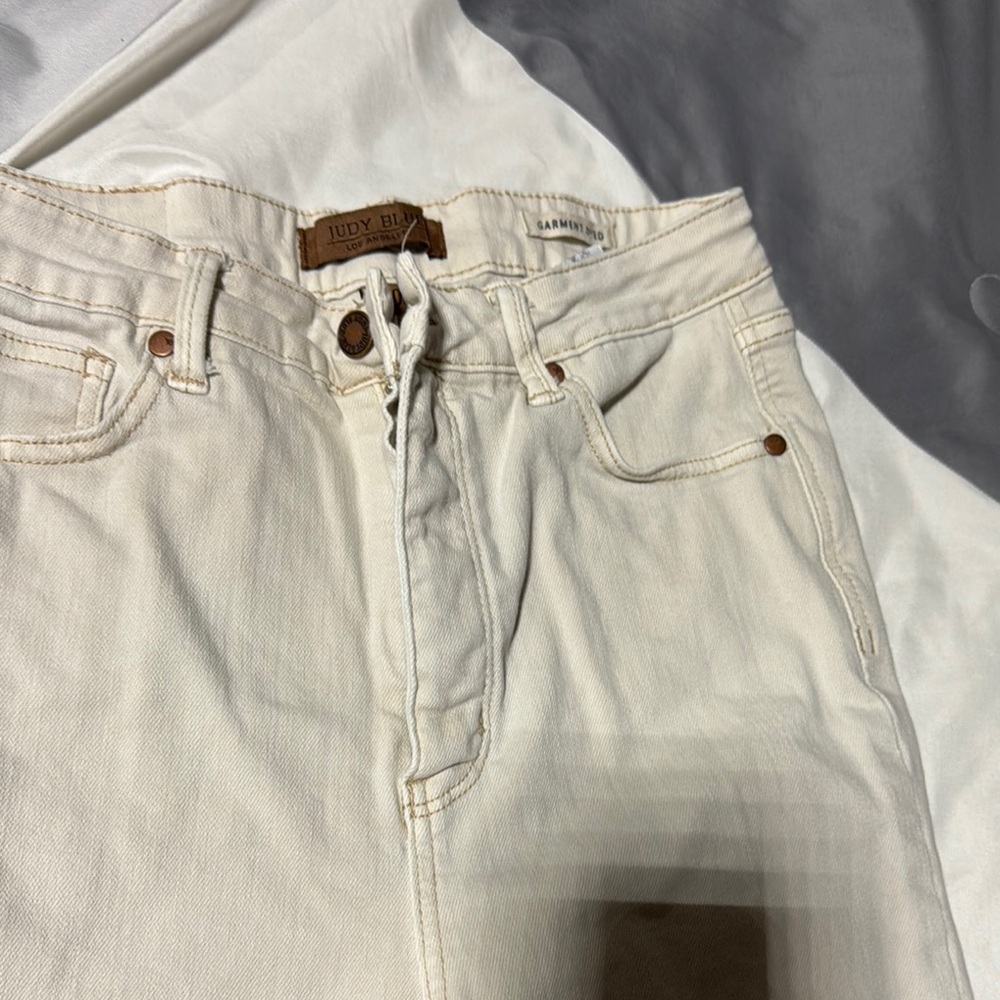 Judy Blue Cream Relaxed Jeans High-Waisted